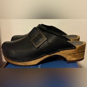 Black Leather Clogs with Wooden Sole